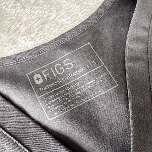 FIGS Catarina One Pocket Scrub Top - Picture 4 of 5